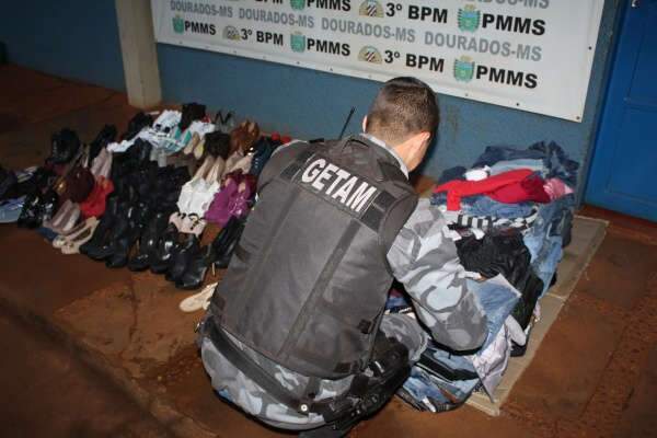  Quadrilha furta 163 roupas e pares de cal&ccedil;ados em shopping