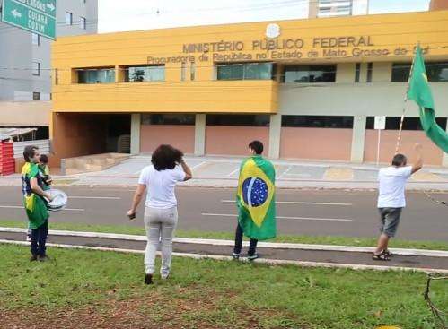 &quot;Tchau querida&quot; em Campo Grande &eacute; t&iacute;mido e sem grandes comemora&ccedil;&otilde;es