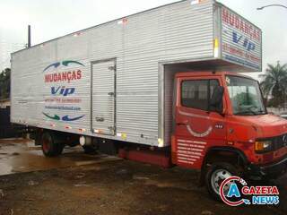 Caminhão seria levado para o Paraguai. (Foto: Vilson Nascimento, da Gazeta News)