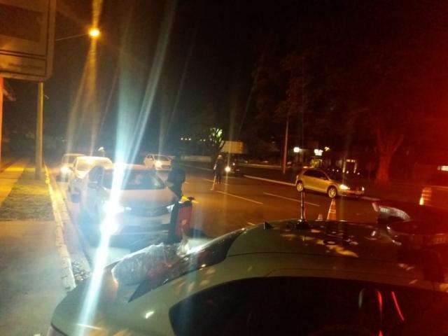 Durante blitz, 17 motoristas s&atilde;o flagrados embriagados e uma &eacute; presa