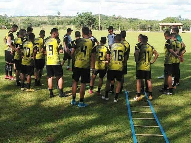 Advers&aacute;rio do Oper&aacute;rio, Botafogo-PB chega discretamente e treina na Capital