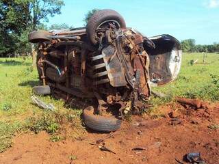 Veículo destruído em acidente. Foto: Nova Notícias.