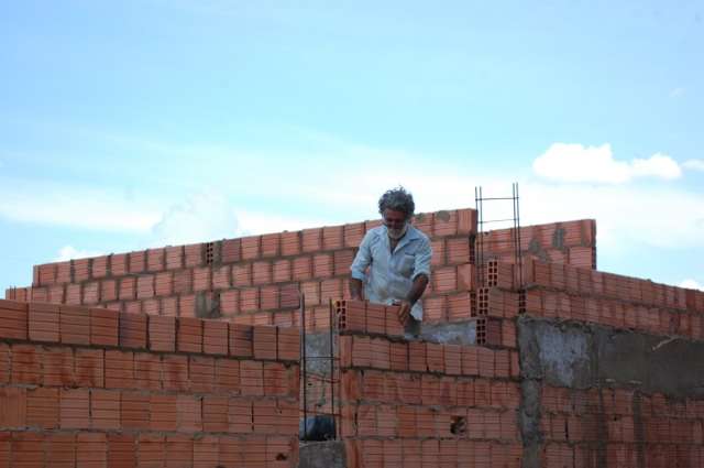 Constru&ccedil;&atilde;o civil demite 1,6 mil e gera&ccedil;&atilde;o de empregos cai 93% em MS