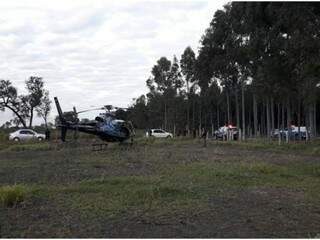 Helicóptero e viaturas durante as atividades na região da Gameleira, nesta manhã (Foto: Divulgação/Polícia Militar)