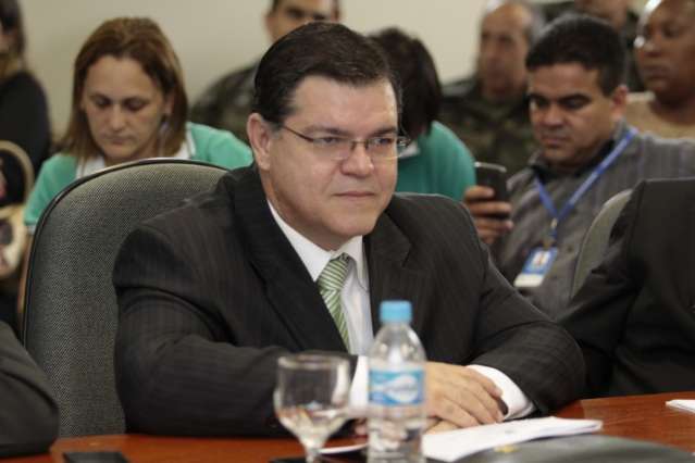 Mo&ccedil;&atilde;o a Mister Gay causa pol&ecirc;mica e op&otilde;e evang&eacute;licos e laicos na C&acirc;mara