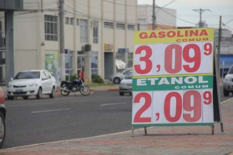 Preço do etanol cai e diferença para a gasolina já chega a R$ 1, diz pesquisa