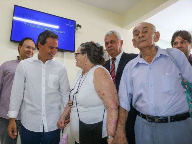 Com obra do piso ao telhado, posto danificado por temporal volta a funcionar