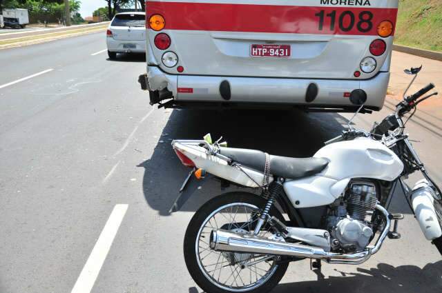  Continua na UTI motociclista v&iacute;tima de acidente em frente a shopping