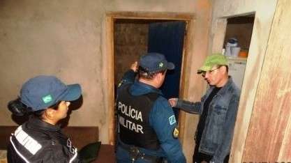 Antes de cometer suic&iacute;dio, homem mata mulher com 10 facadas 