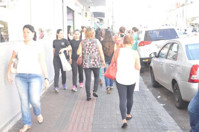 Movimento aumenta e lojas esperam vender 25% mais este ano
