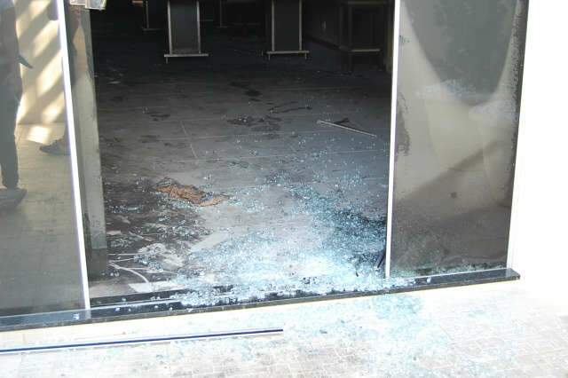  Prestes a abrir, clube de p&ocirc;quer &eacute; incendiado e dono diz que foi crime