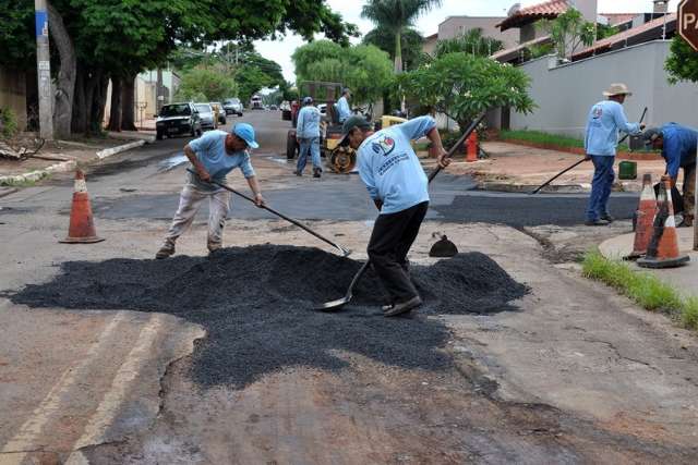Prefeitura &quot;descobre&quot; causa e promete acabar com enchente no Anhandu&iacute;