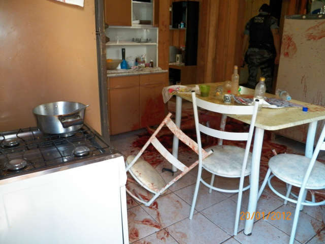  Homem &eacute; suspeito de matar esposa, filho e enteado em crime b&aacute;rbaro