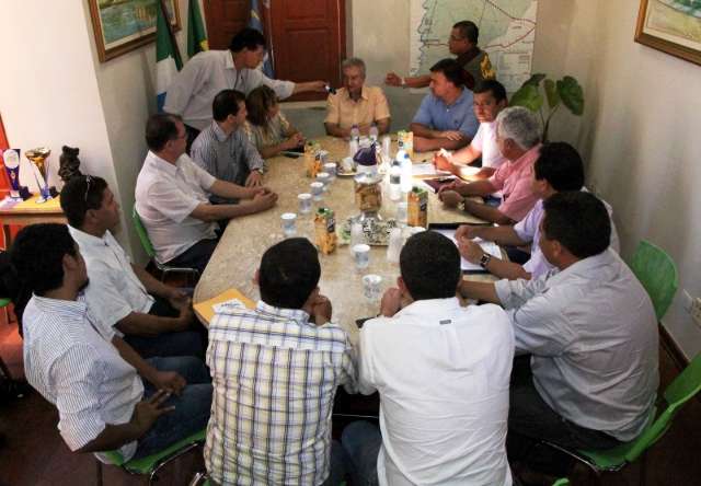 Balsa no APA vai garantir abastecimento a 20 mil paraguaios "ilhados"