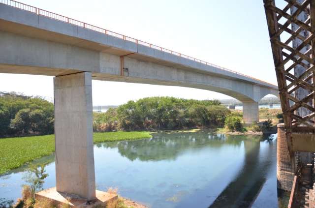 Liga&ccedil;&atilde;o de MS com SP ser&aacute; alterada de barragem para ponte em novembro