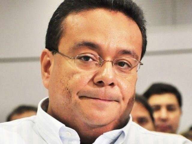 Cirurgia termina e prefeito de Corumb&aacute; ficar&aacute; sedado por 24 horas