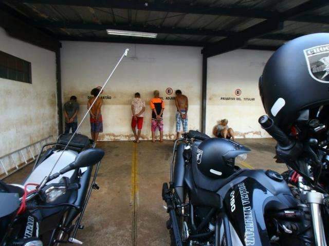 Quadrilha &eacute; presa com diversos produtos roubados, armas e drogas 