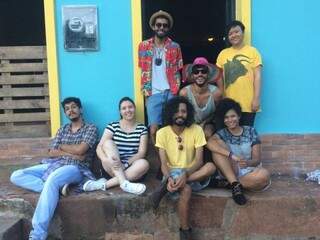 Amigos querem fazer a diferença levando cultura a lugares públicos de Campo Grande. (Fotos: Thailla Torres)