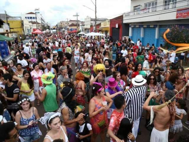 Pelo menos 10 foram atendidos por coma alc&oacute;olico em 1 noite de Carnaval