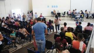 Movimento na Central de Matrículas, no primeiro dia do período de pré-matrículas na rede municipal de ensino (Foto: Divulgação)