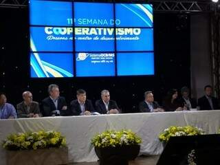 Governador participou da abertura da Semana do Cooperativismo e lançou programa para o setor (Foto: Helio de Freitas)