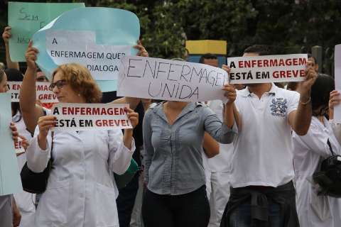 Prefeitura sinaliza reajuste em setembro e greve de enfermeiros pode acabar