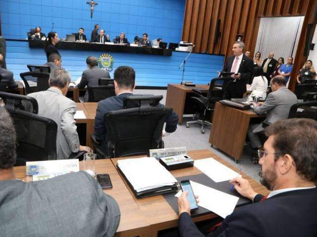 Deputados de MS aguardam aval de Bras&iacute;lia para aumentar sal&aacute;rios 