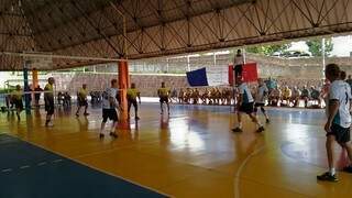 No Poliesportivo Dom Bosco, competição do torneio de voleibol masculino dos Jogos da Melhor Idade (Foto: Kleber Clajus)