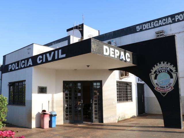 Haitiano &eacute; preso ao oferecer pasta base para policiais civis 