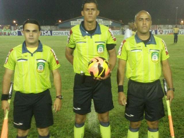 &Aacute;rbitro e assistente de MS s&atilde;o escalados para jogo Santos e Crici&uacute;ma na S&eacute;rie A