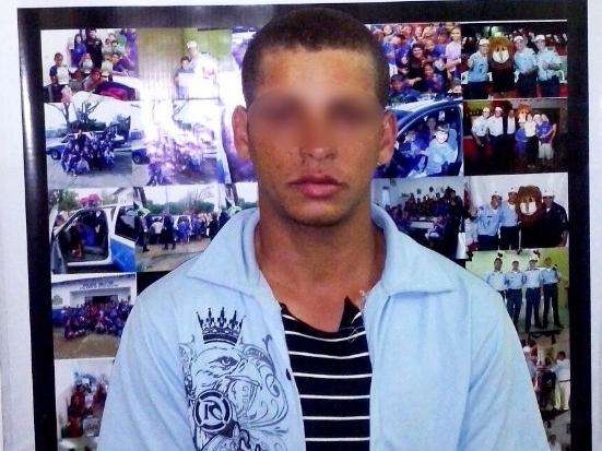 Inconformado com separa&ccedil;&atilde;o, homem mata ex e faca fica cravada no peito