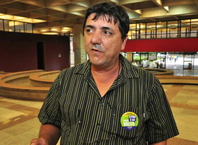 Concurso para professor aprova s&oacute; 198, de um total de 6 mil candidatos