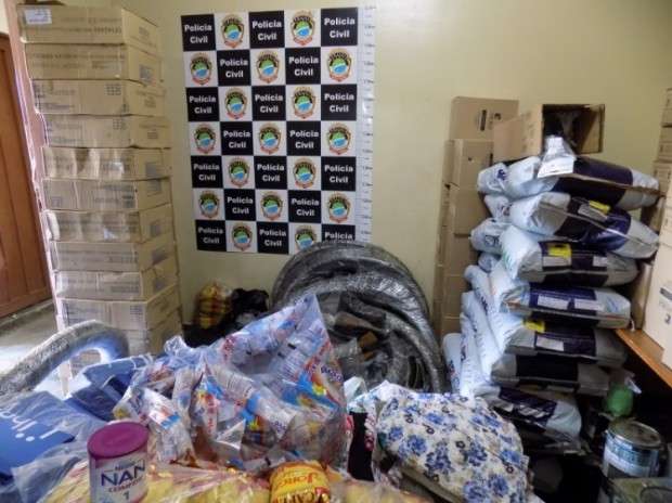 Pol&iacute;cia recupera caminh&atilde;o e produtos furtados avaliados em R$ 60 mil