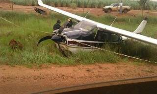 O piloto foi obrigado a realizar uma aterrissagem de emergência, por que &quot;faltou motor&quot; (Foto: Jornal da Nova)