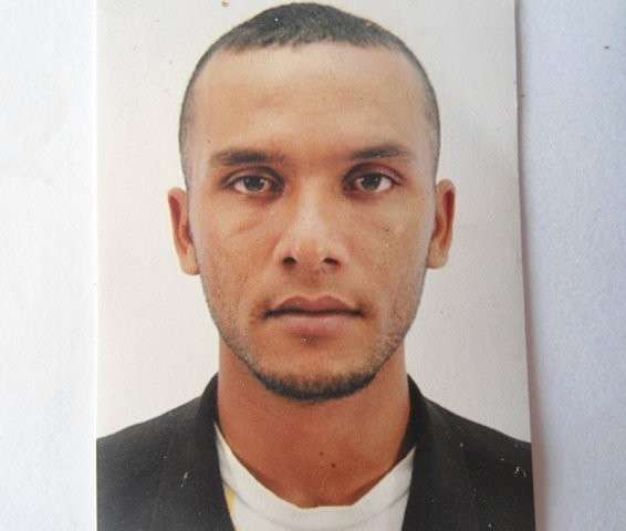 Jovem que decepou m&atilde;o de ex-esposa a facadas se apresenta &agrave; Pol&iacute;cia