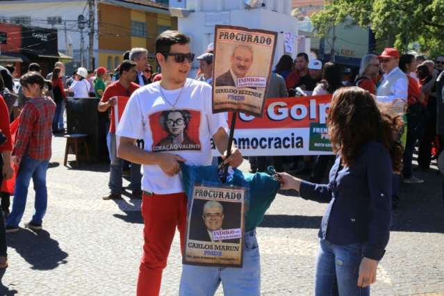 Movimentos sociais protestam contra &quot;golpe&quot; &agrave; classe trabalhadora