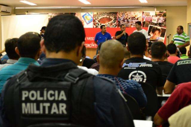 PMs querem o equivalente a 17% do sal&aacute;rio de coronel como piso salarial