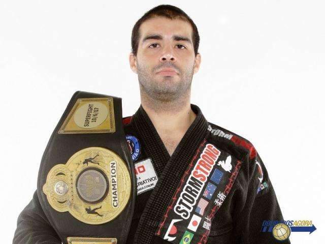 Lutador de Dourados disputa seletiva para Mundial de Jiu-J&iacute;tsu no RS