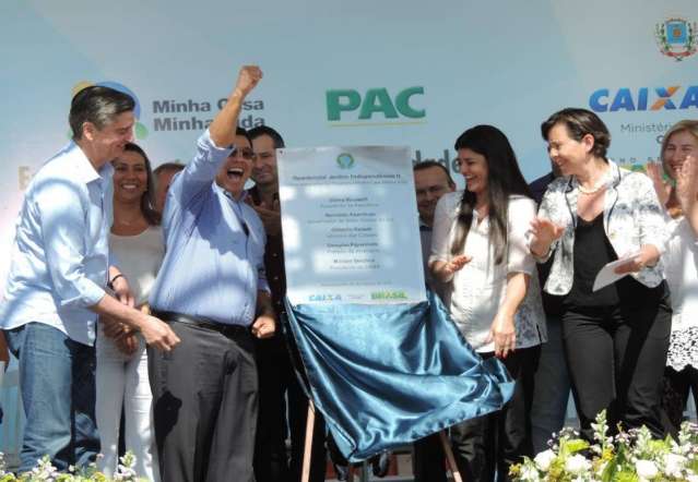 Ap&oacute;s capacita&ccedil;&atilde;o e trabalho nas obras, fam&iacute;lias recebem 809 casas 
