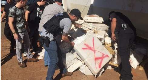 Condutor foge e abandona ve&iacute;culo com mais de 1,5 tonelada de maconha 