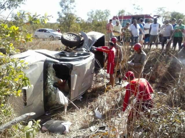 Colis&atilde;o entre caminhonetes mata produtor rural e filhos de 8 e 12 anos
