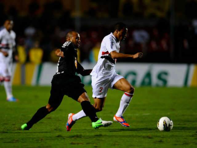  S&atilde;o Paulo joga mal, mas vence Coritiba por 1 a 0 na semifinal da Copa do Brasil