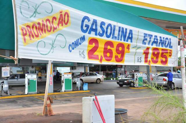 Prestes a negociar reajuste, donos de postos alertam para alta no combust&iacute;vel 
