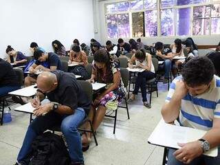 Estudantes fazendo prova (Foto: MEC/Divulgação)