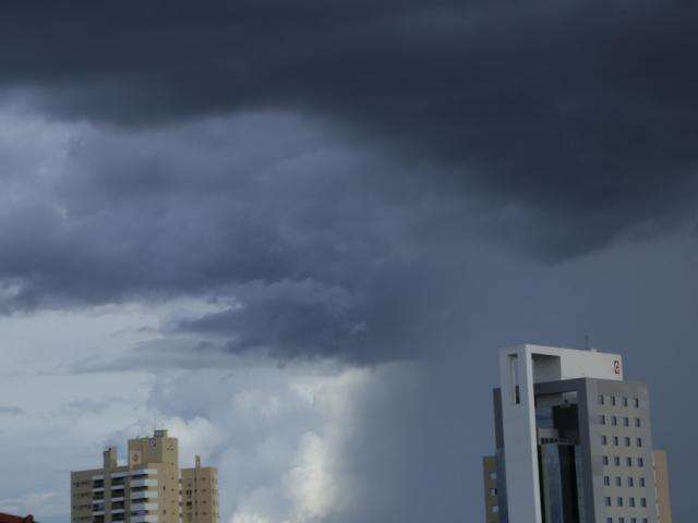 Mesmo com calor&atilde;o de 35 &ordm;C, s&aacute;bado tamb&eacute;m teve 38,2 mm de chuvas em MS