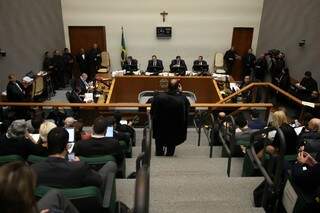 Ministros acompanham julgamento de pedido de habeas corpus de Lula (Foto: José Cruz/Agência Brasil)