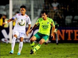 Neymar brilhou na última rodada do Brasileirão e deu trabalho para a defesa do Palmeiras (Foto: Gazeta Press)
