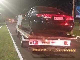 Adolescente é apreendido embriagado ao tirar racha na Avenida Afonso Pena Adolescente é apreendido embriagado ao tirar racha na Avenida Afonso Pena