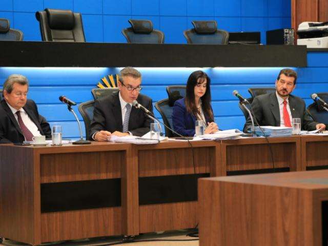 Deputado apresenta relat&oacute;rio preliminar da CPI do Cimi na Assembleia