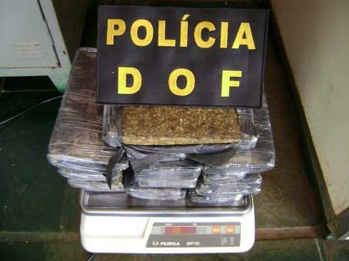  DOF apreende 11 quilos de maconha e prende jovem de 18 anos 